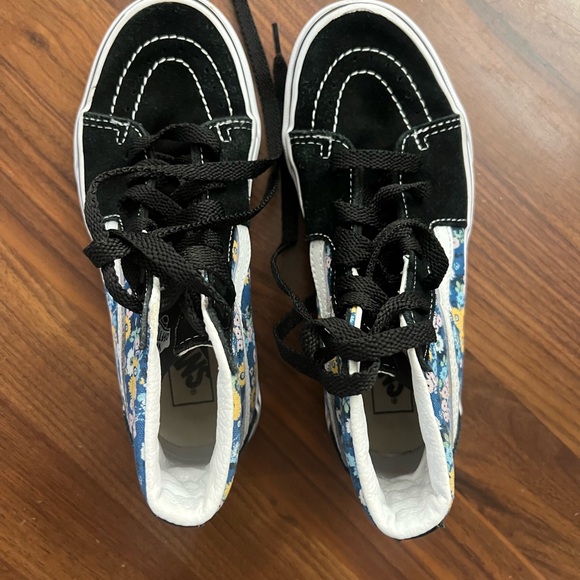 Girls Hightop Vans size 1.5 (Black/Floral) - Picture 8 of 8